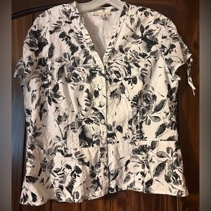 JM Collection Black & White Floral Blouse Size 14 Petite